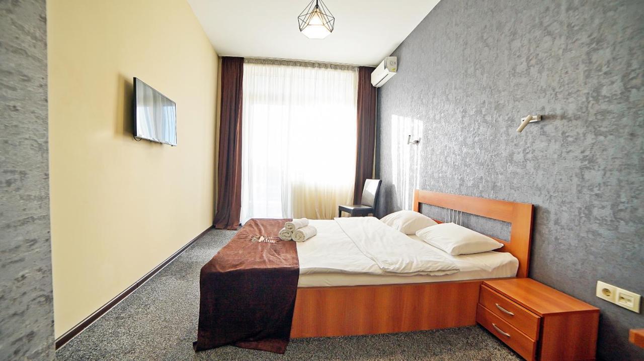 Mardi Plaza Hotel Batumi Exterior foto